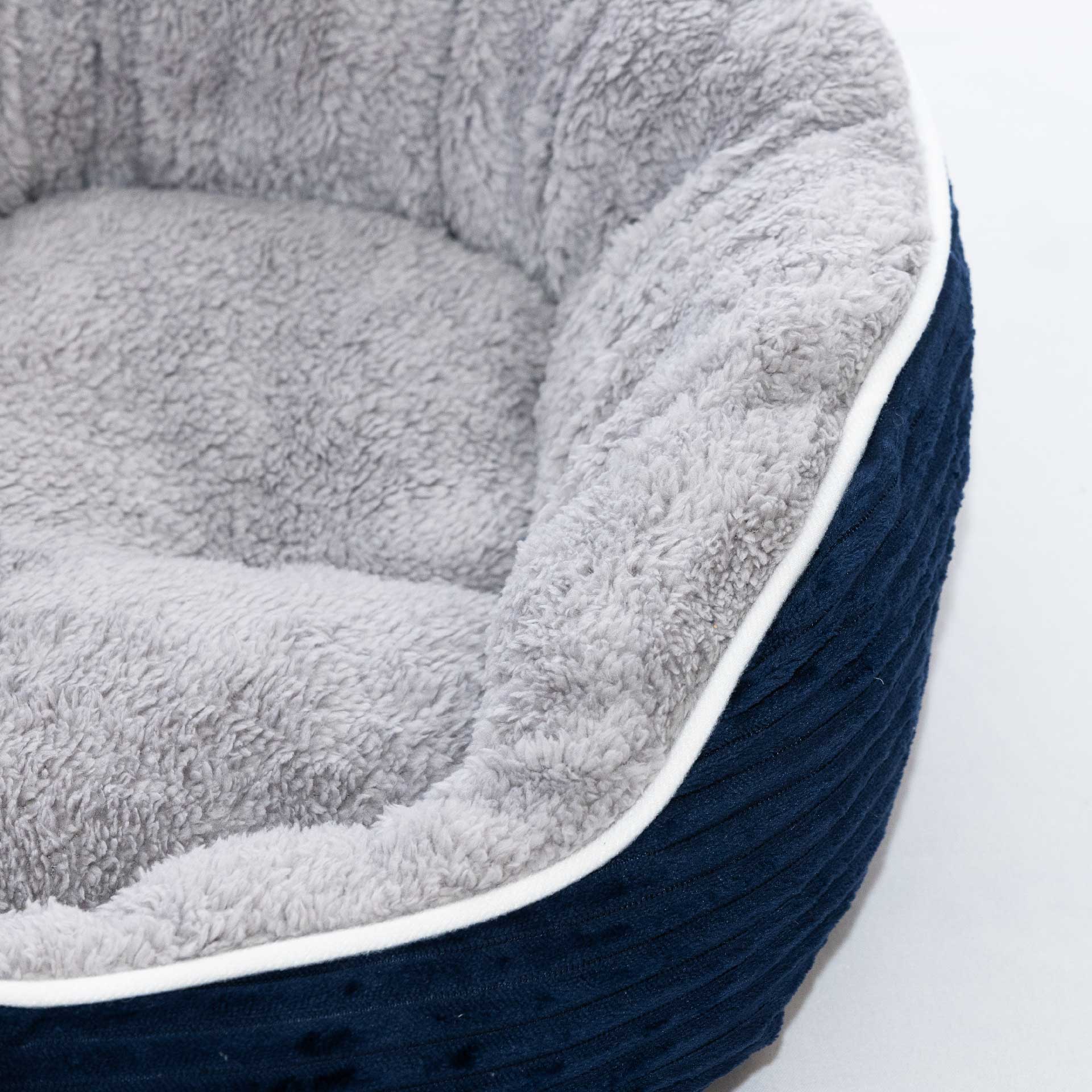 Cama Kira para Perro – Confort y estilo moderno.